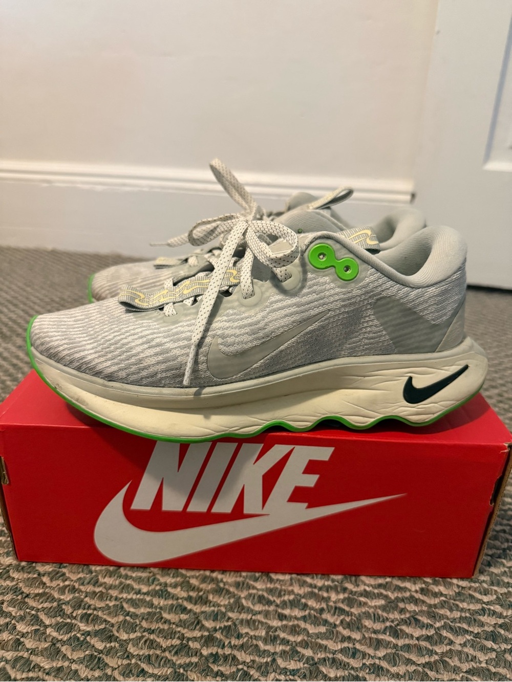Nike Walking Sneaker